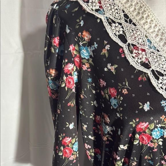 Whirlaway Frocks Floral Black Dress with Lace Collar Size 12P - Picture 4 of 11